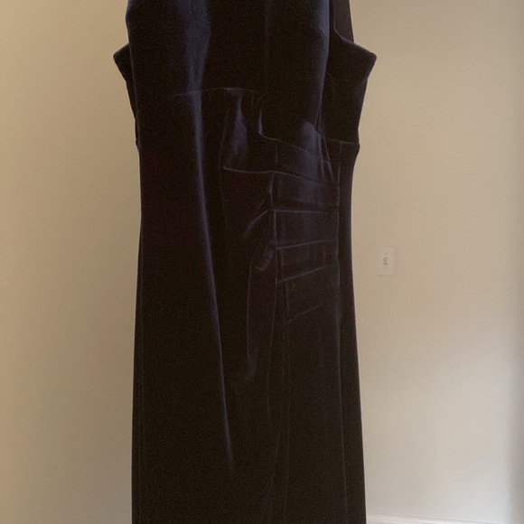 Elegant evening gown!  Navy blue velvet! - Picture 3 of 8